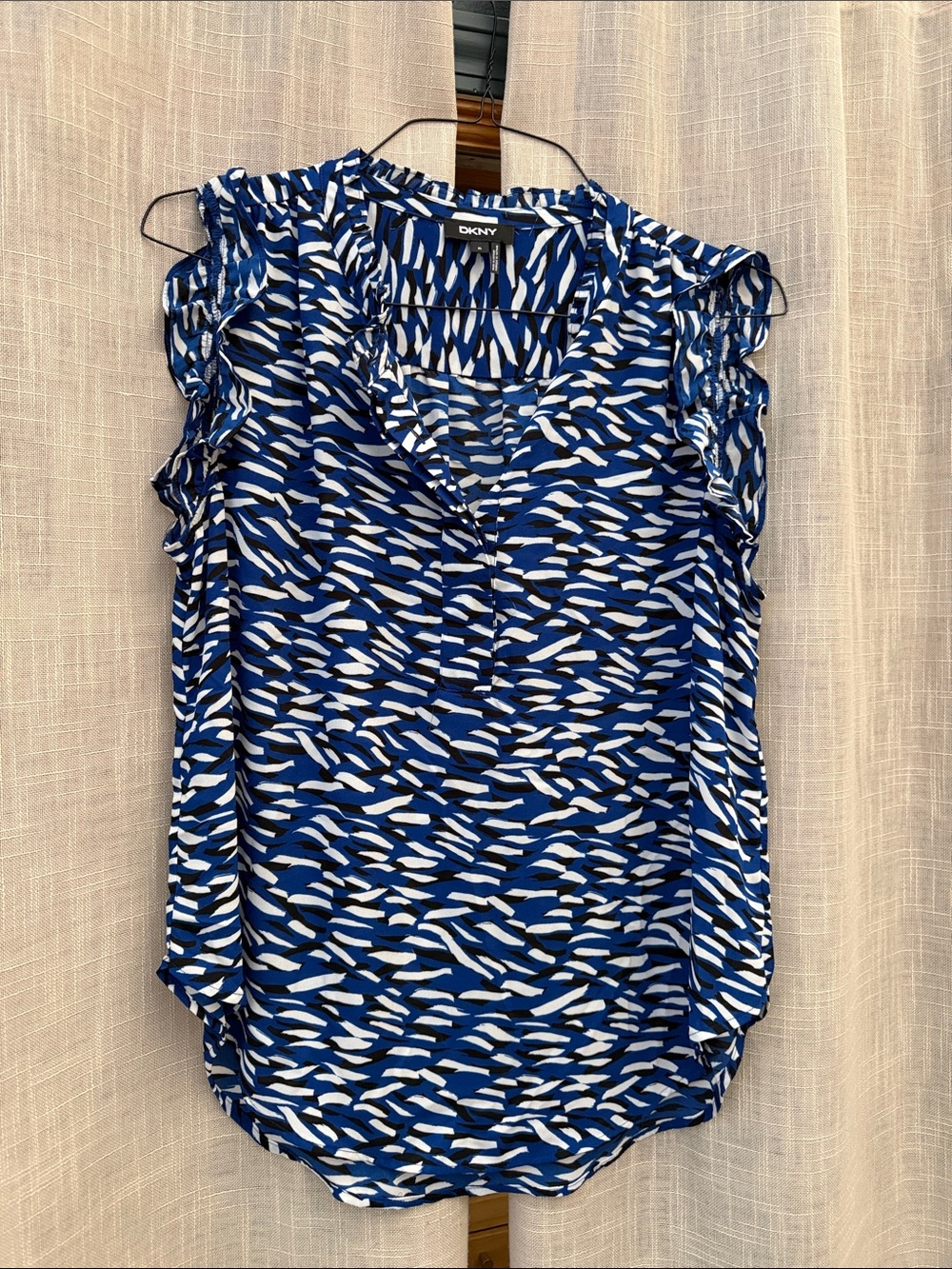 Dkny Blue and White Printed Ruffle-Sleeve Sleeveless Blouse